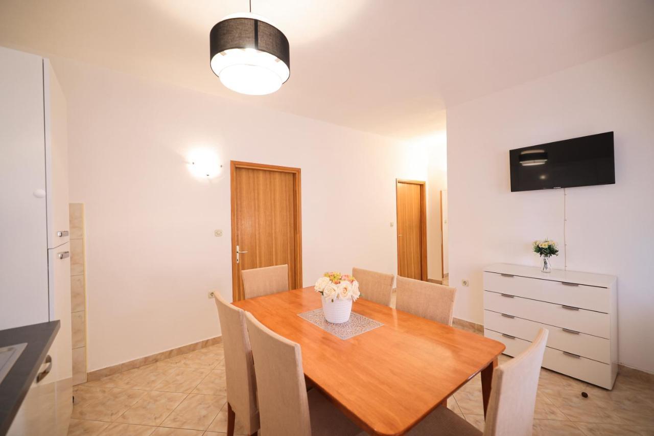 Apartments Kiara Bibinje Bagian luar foto