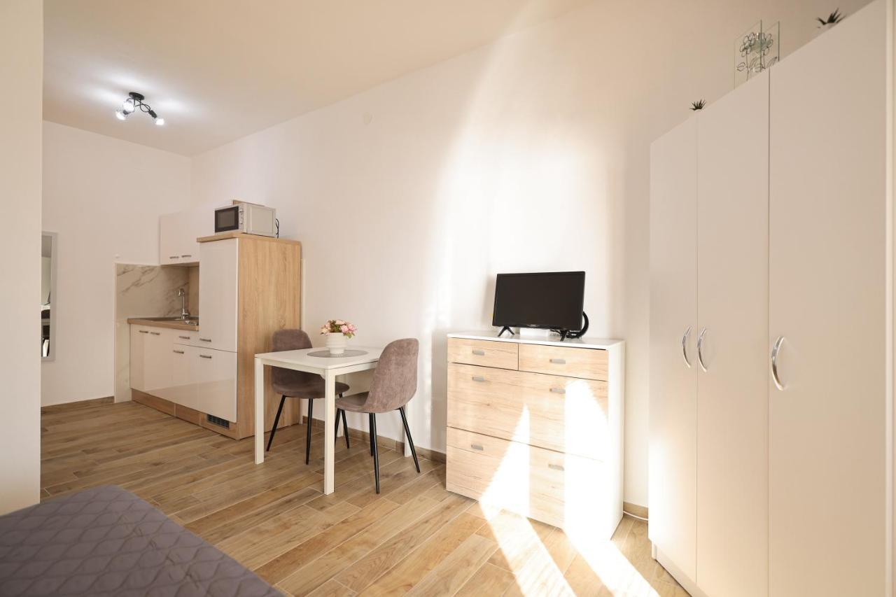 Apartments Kiara Bibinje Bagian luar foto