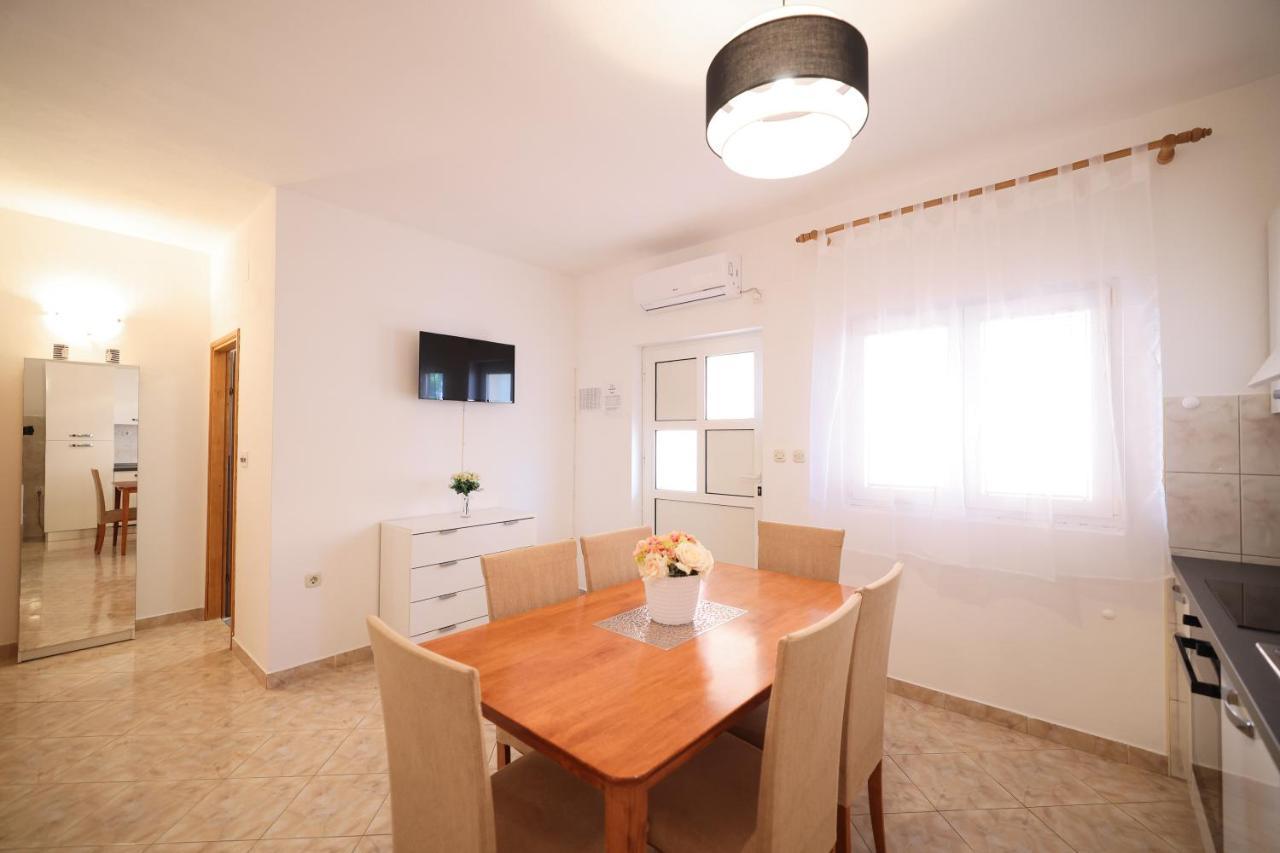 Apartments Kiara Bibinje Bagian luar foto